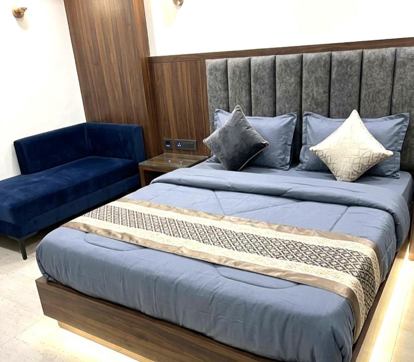 Karol Bagh House | Hotel Cashew Le Near New Delhi railway station city centre