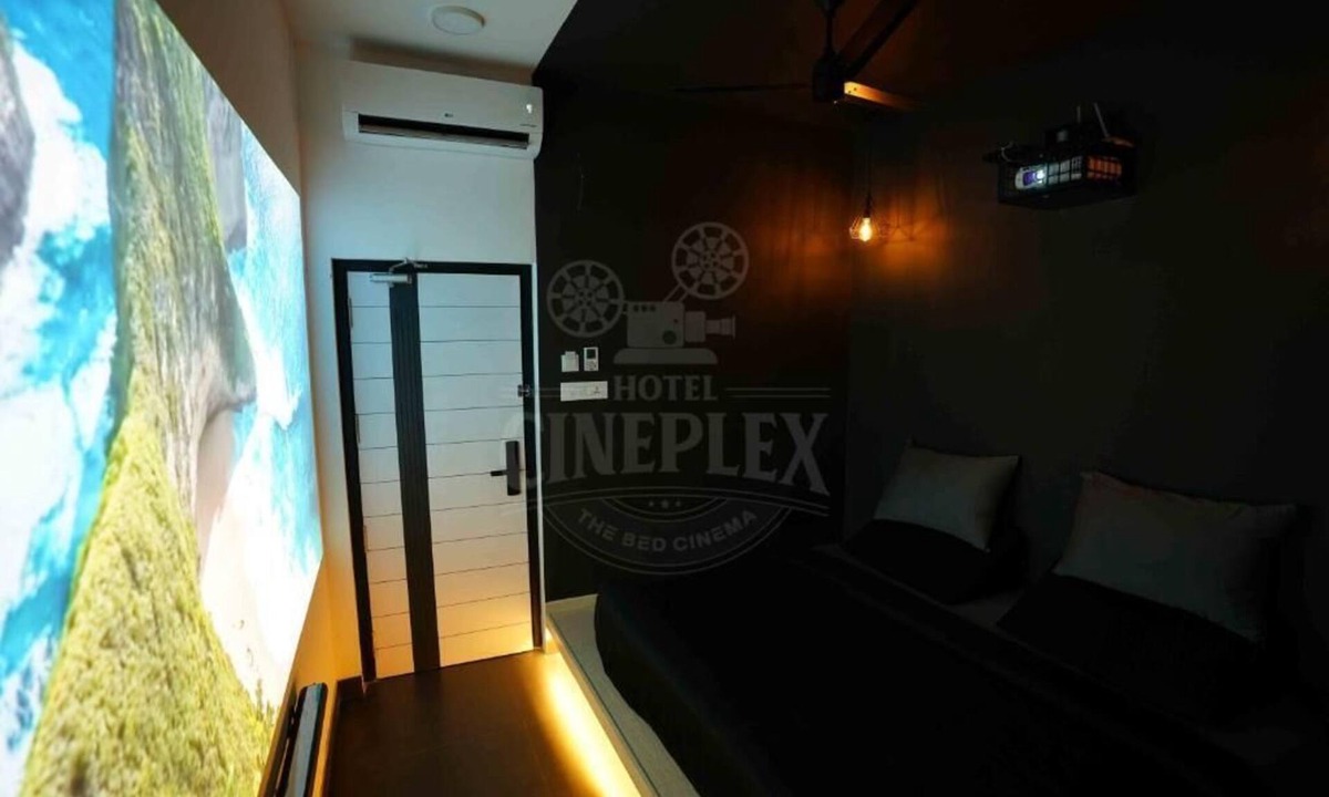 Gandhipuram Hotel | Hotel Cineplex