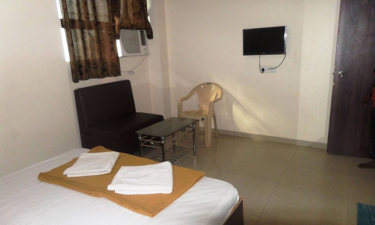 Bhiwandi Hotel | Hotel Cosmo Lodging