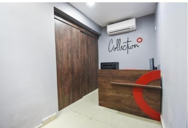 Block E Hotel | Hotel Crown Aura