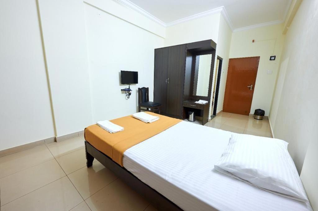 Manipal Hotel | Hotel Downtown Manipal!!