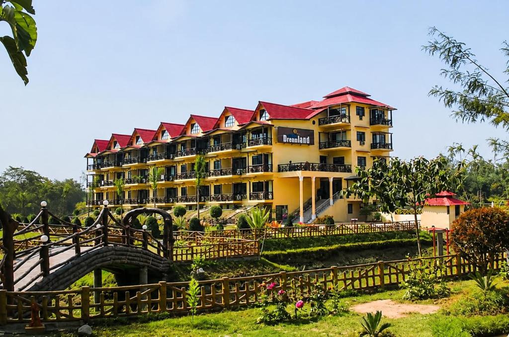Lataguri Resort | Hotel Dream Land With Swimming Pool Facility In Lataguri