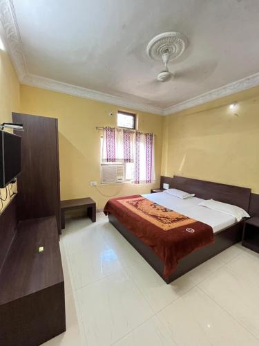 Nathdwara Hotel | Hotel Gopi Vallabh 966o9o1oo6 150mtr from shreenathji temple only By SK