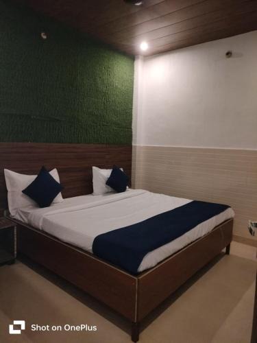Gomti Nagar Hotel | Hotel Grand vista