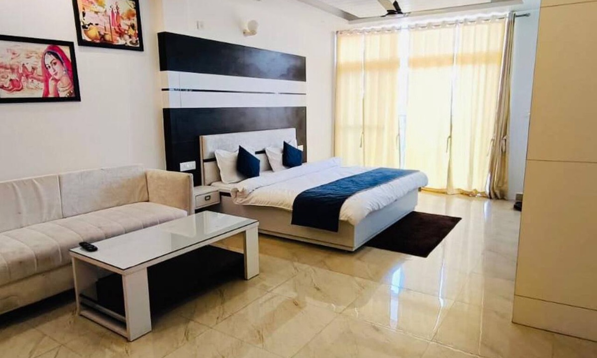 Bhowali Hotel | Hotel Haya Palace View King