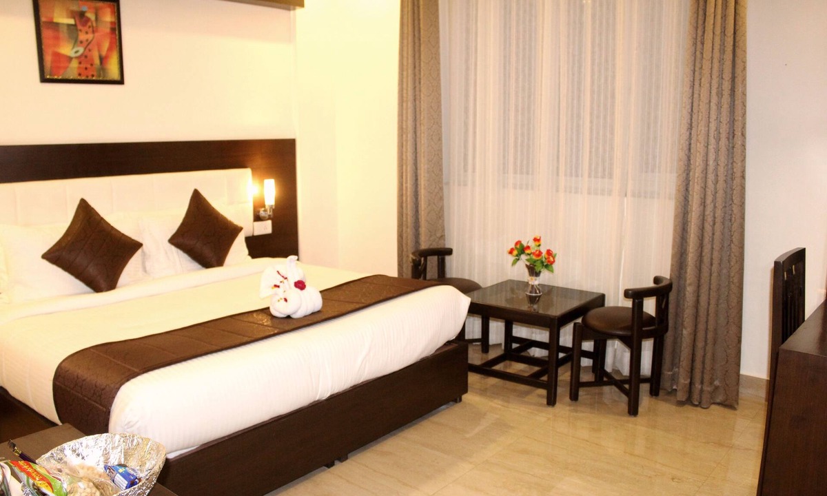Rishikesh Hotel | Hotel Holiday Hill