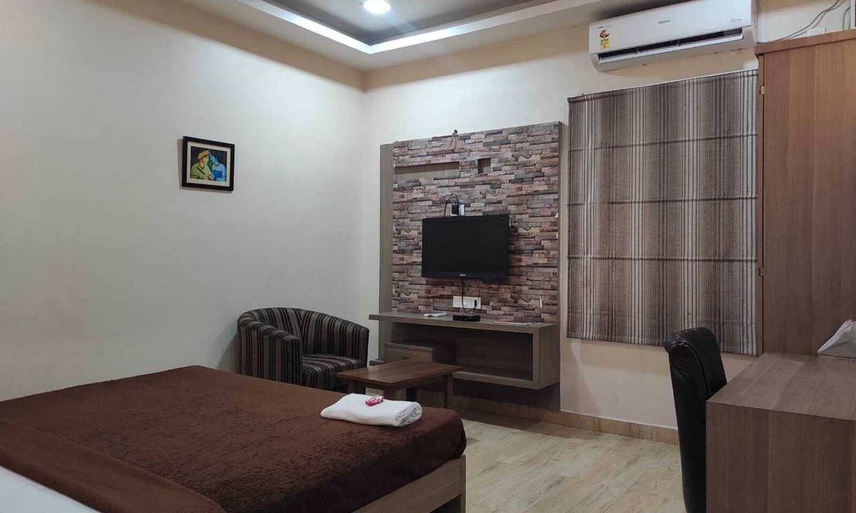 Sibsagar Hotel | Hotel Holiday Palace
