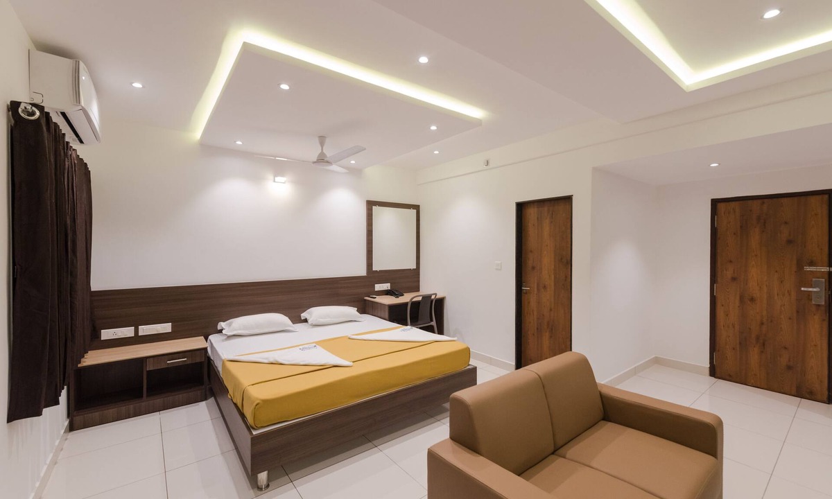 Hampankatta Hotel | Hotel Karuna Residency