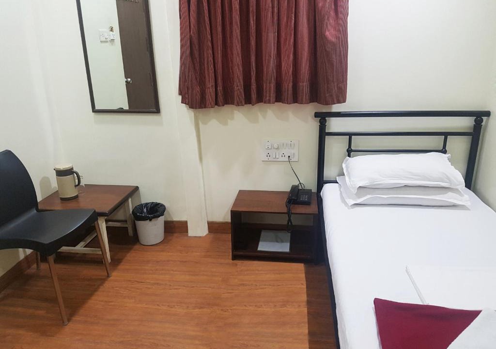Grant Road Hotel | Hotel Kumkum