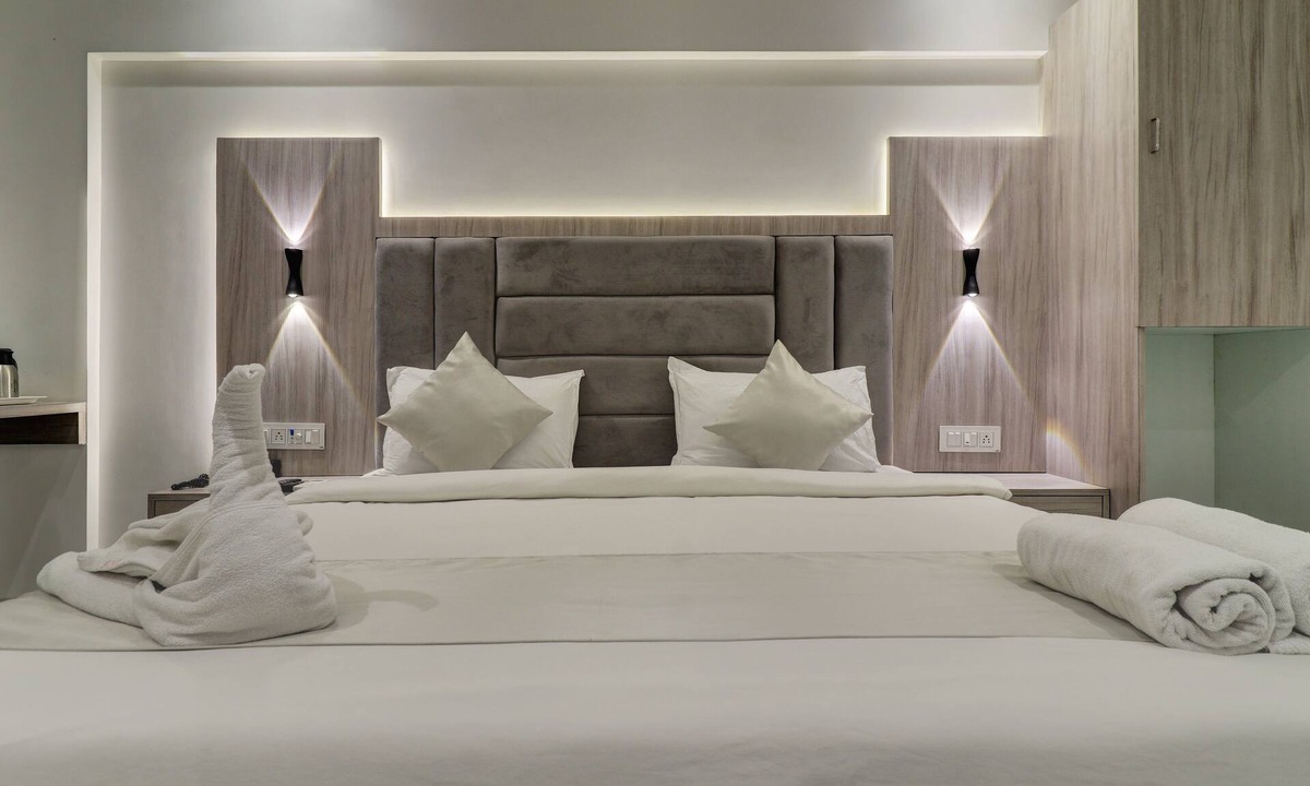 Chembur East Hotel | Hotel Kurla Residency