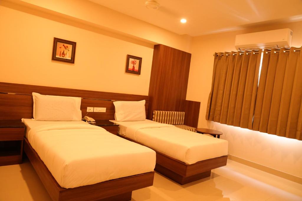 Gandhipuram Hotel | Hotel Le Palace