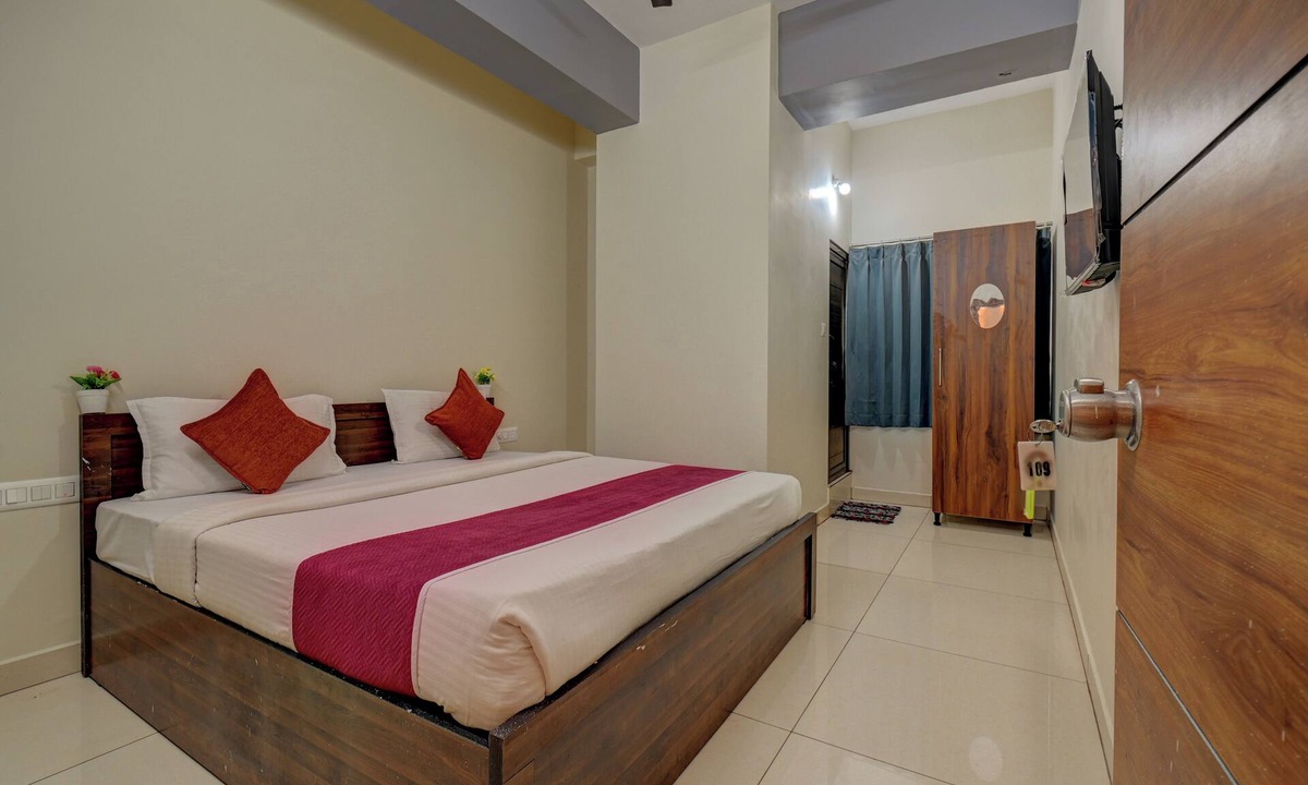 Mysore Hotel | Hotel Light House Comforts - Mysore