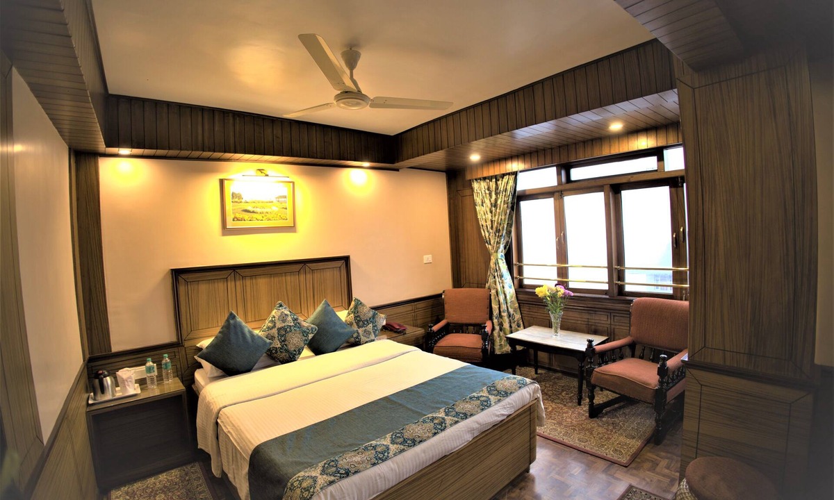 Darjeeling Hotel | Hotel Lunnar