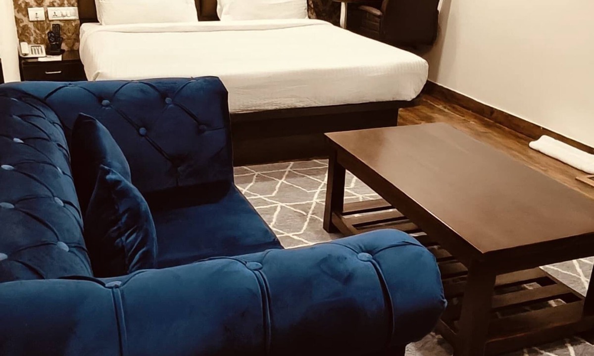 Sultanpur Hotel | Hotel Minitel Inn