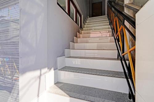 Darjeeling Hotel | Hotel O Adarash Hotel