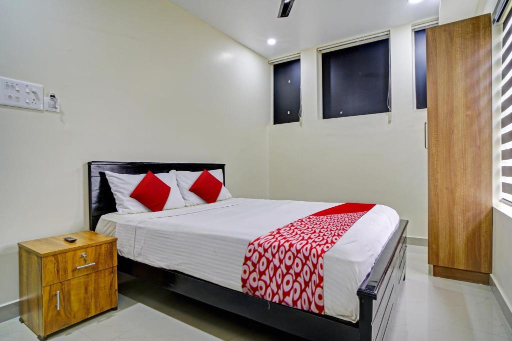 Kakkanad Hotel | Hotel O Crystal Executive Suites