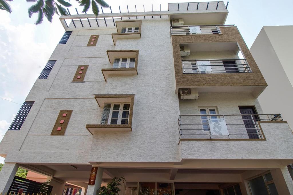 Yelahanka Hotel | Hotel O SLN Homes