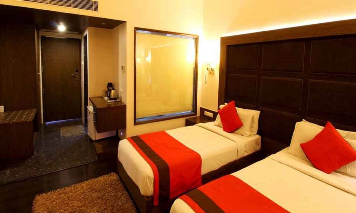 Sarkhej Hotel | Hotel Orange Inn