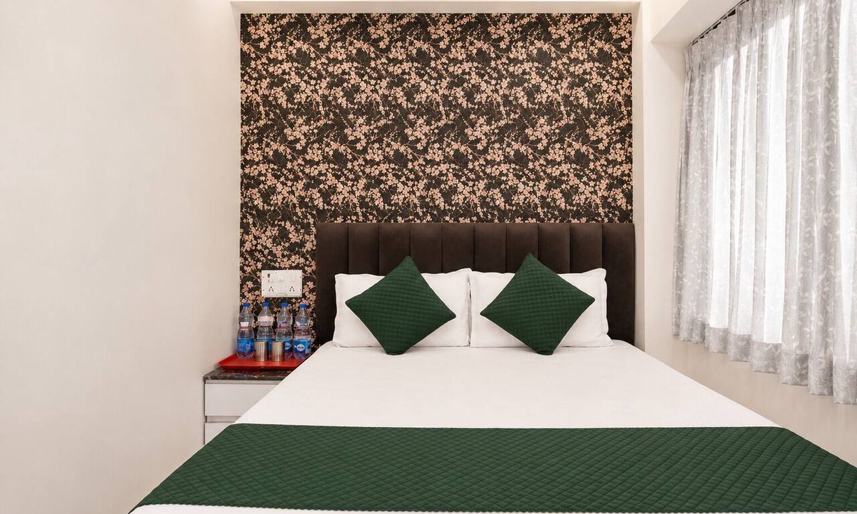 Dahisar East Hotel | Hotel Platinum