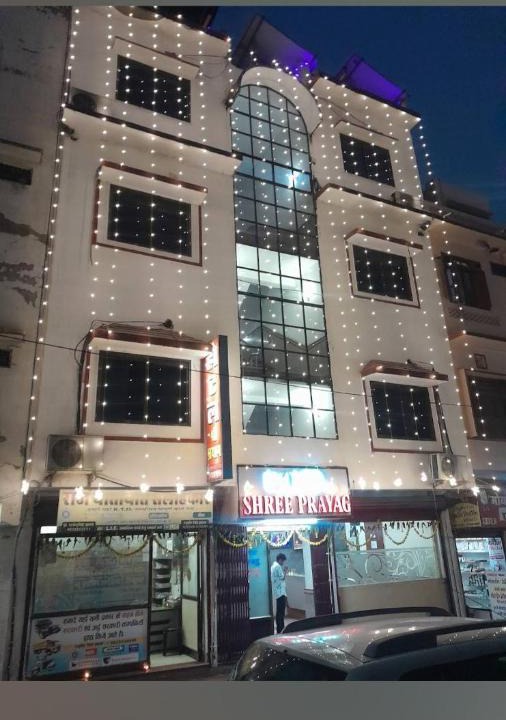 Nathdwara Hotel | Hotel prayag with ev car station 7,4kw