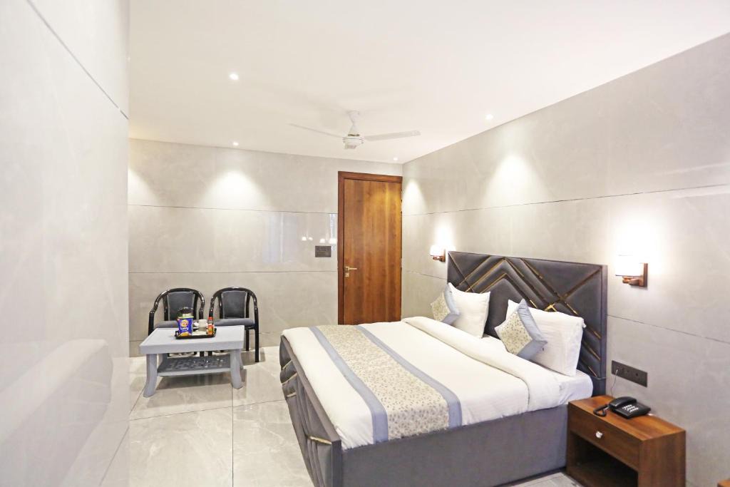 Jangpura Hotel | Hotel Preet Inn 05 Mints Walking Distance Nizamuddin Railway Station