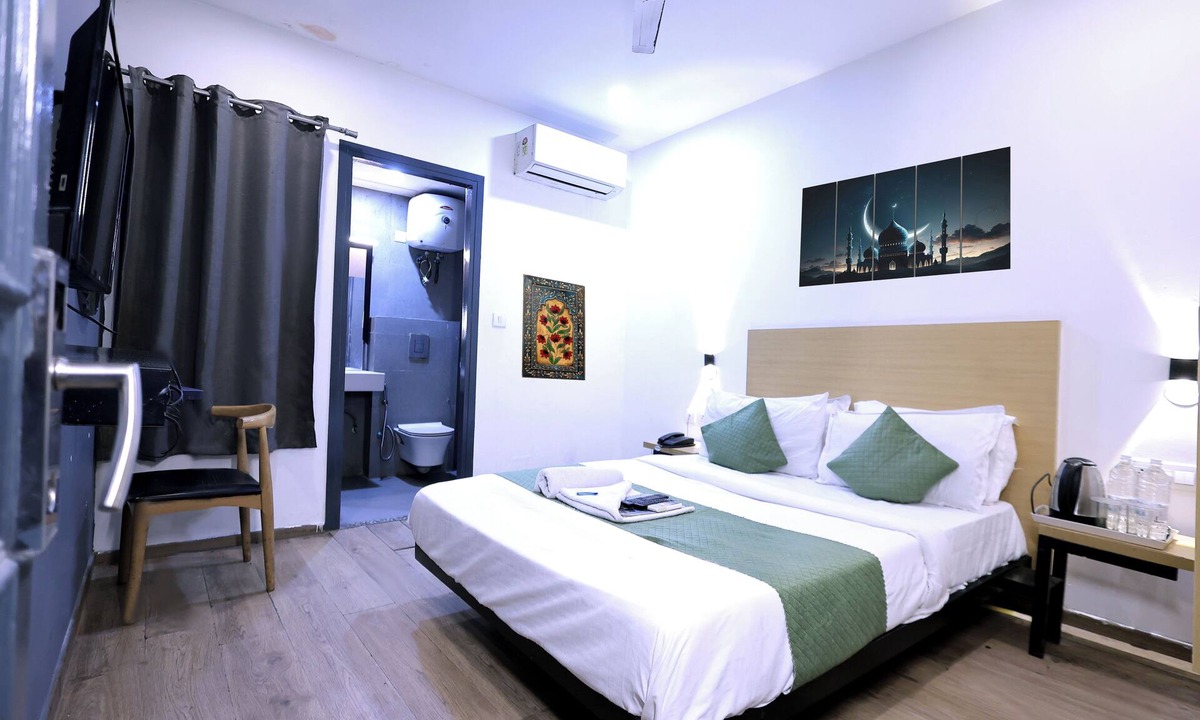 Pitampura Hotel | Hotel Red Chilly Pitampura