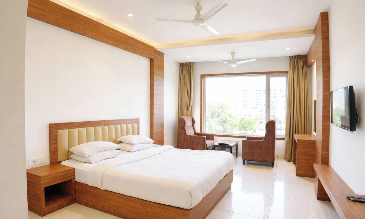 Nainital Hotel | Hotel Riverside Resort Near Kainchi Dham
