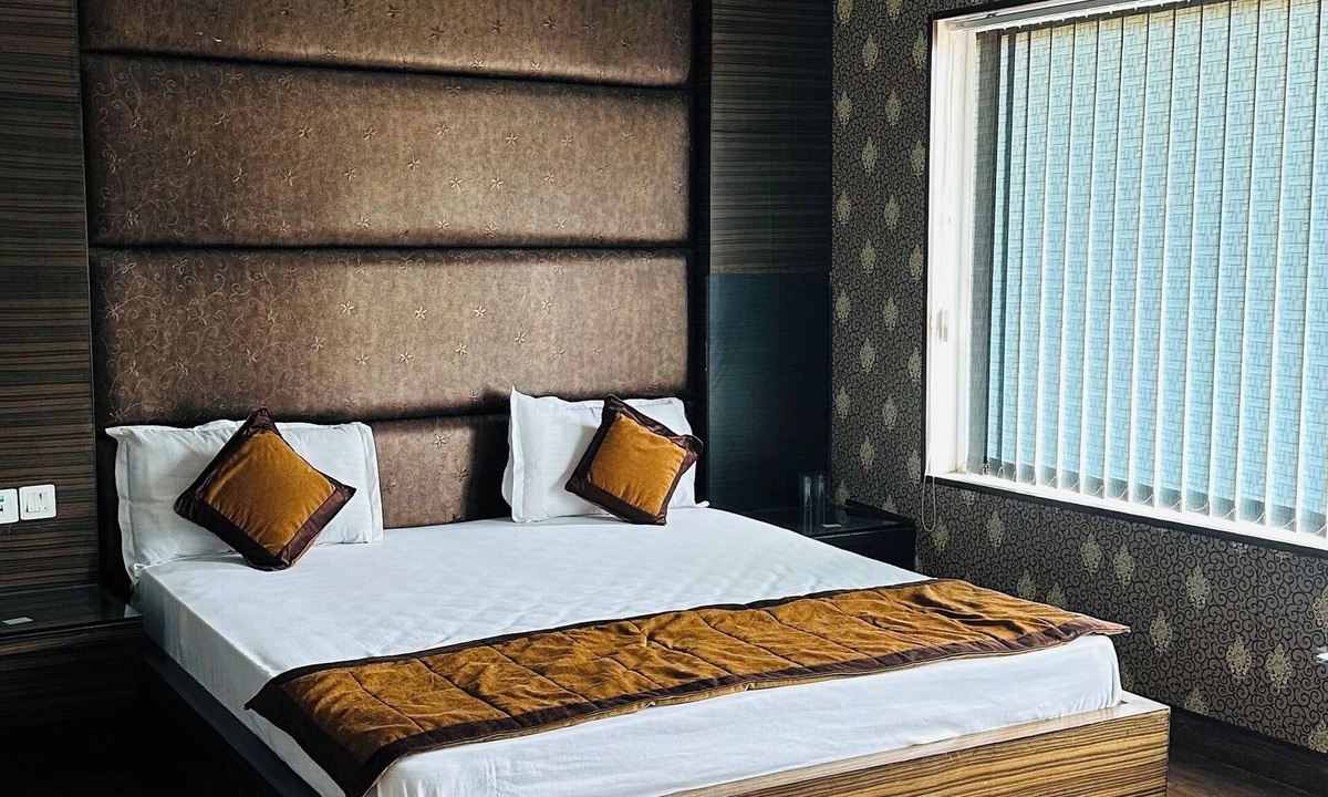 Haldwani Hotel | Hotel Riya Palace