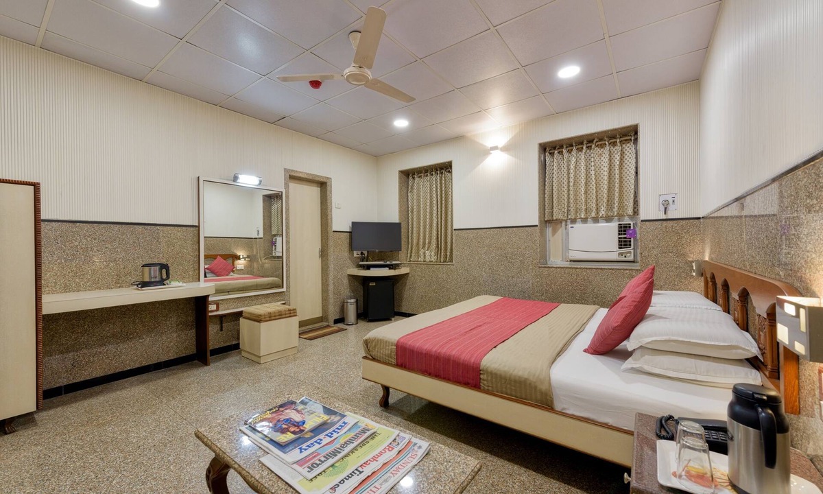Prabhadevi Hotel | Hotel Royal Castle