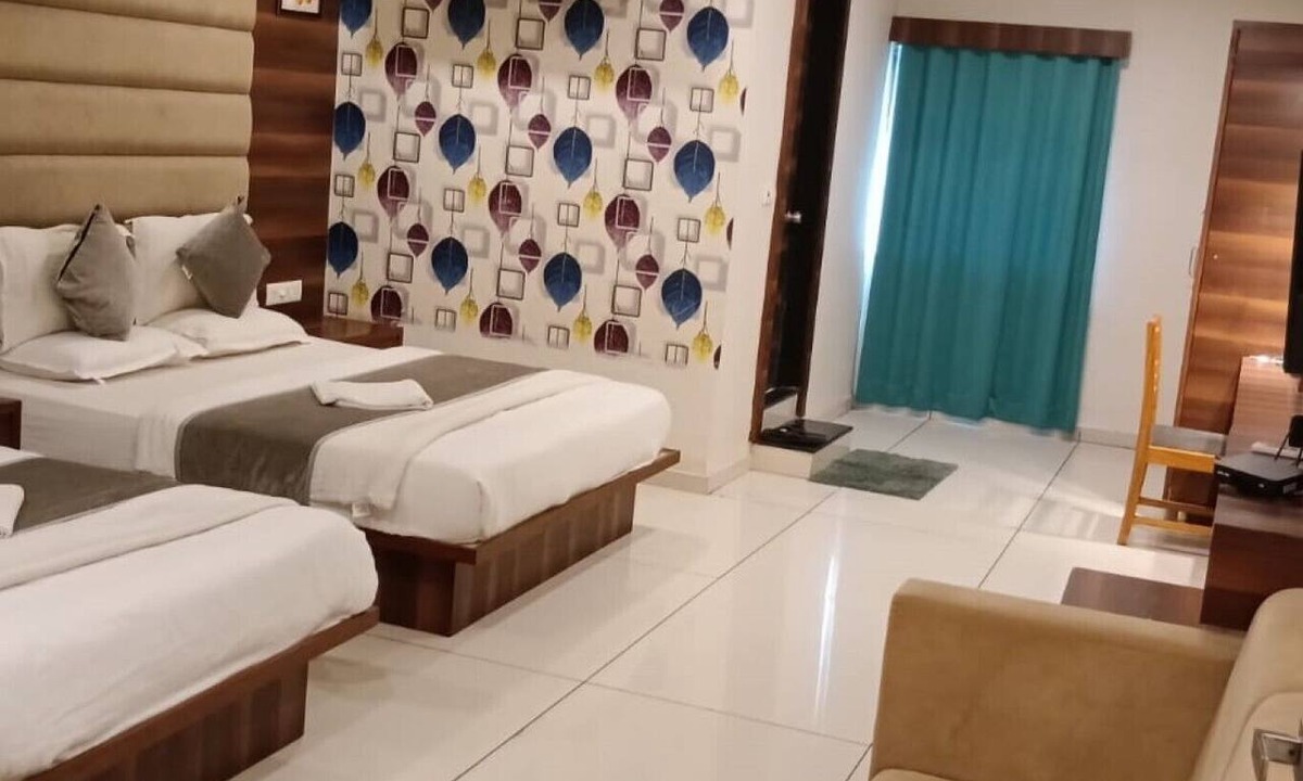Vadodara Hotel | Hotel Royal King