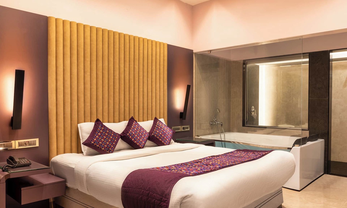 Jalgaon Hotel | Hotel Royal Palace