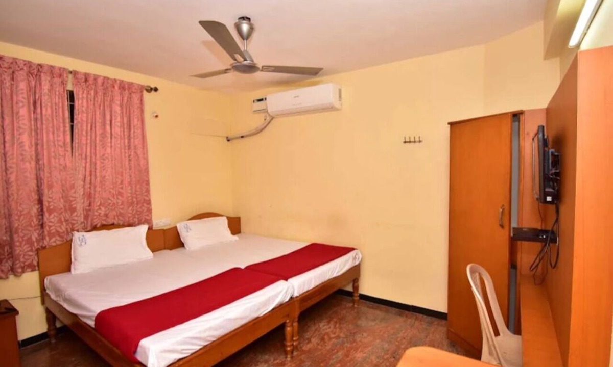 Gandhipuram Hotel | Hotel Royal Park