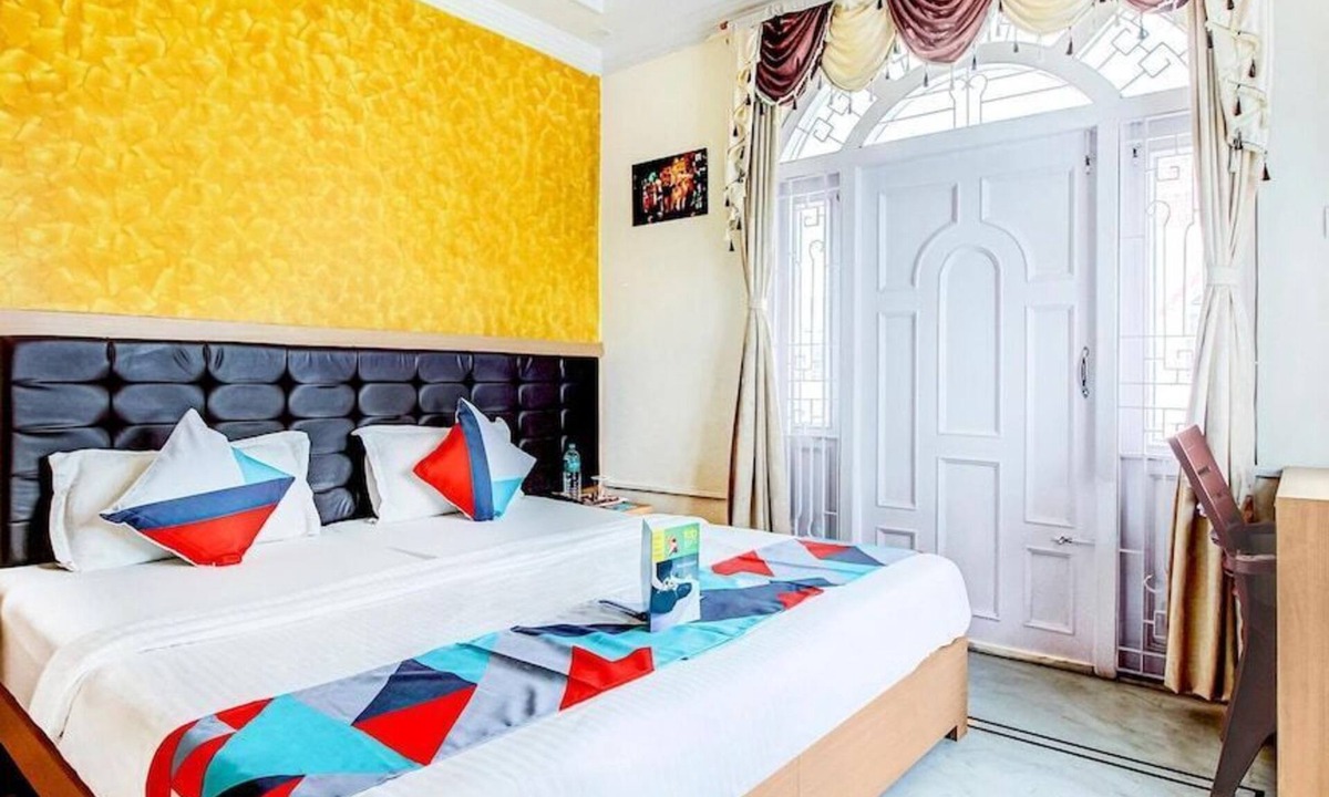 Sector II Hotel | Hotel Samanta by Stays Easy