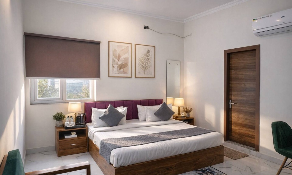 Noida Hotel | Hotel Stayzzy Bloom