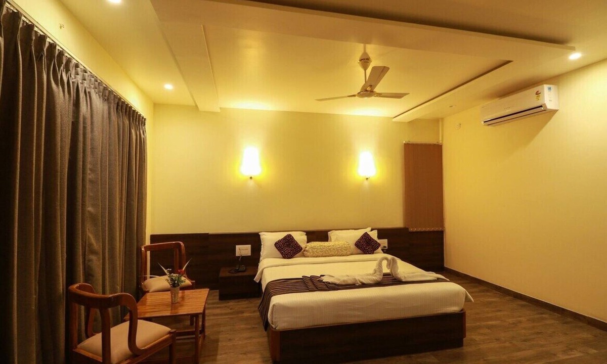 Hubli Hotel | Hotel The Cult