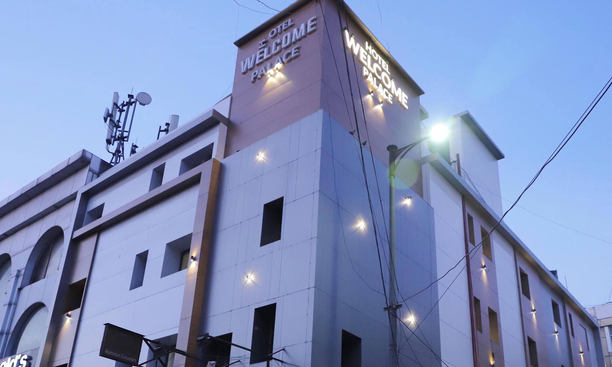 Paharganj Apartment | hotel welcome palace near McDonald's & new delhi railway station & connaught pla