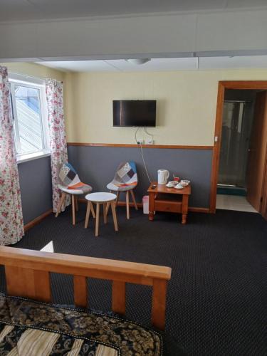 Queenstown Bed & Breakfast | Hunters Hotel