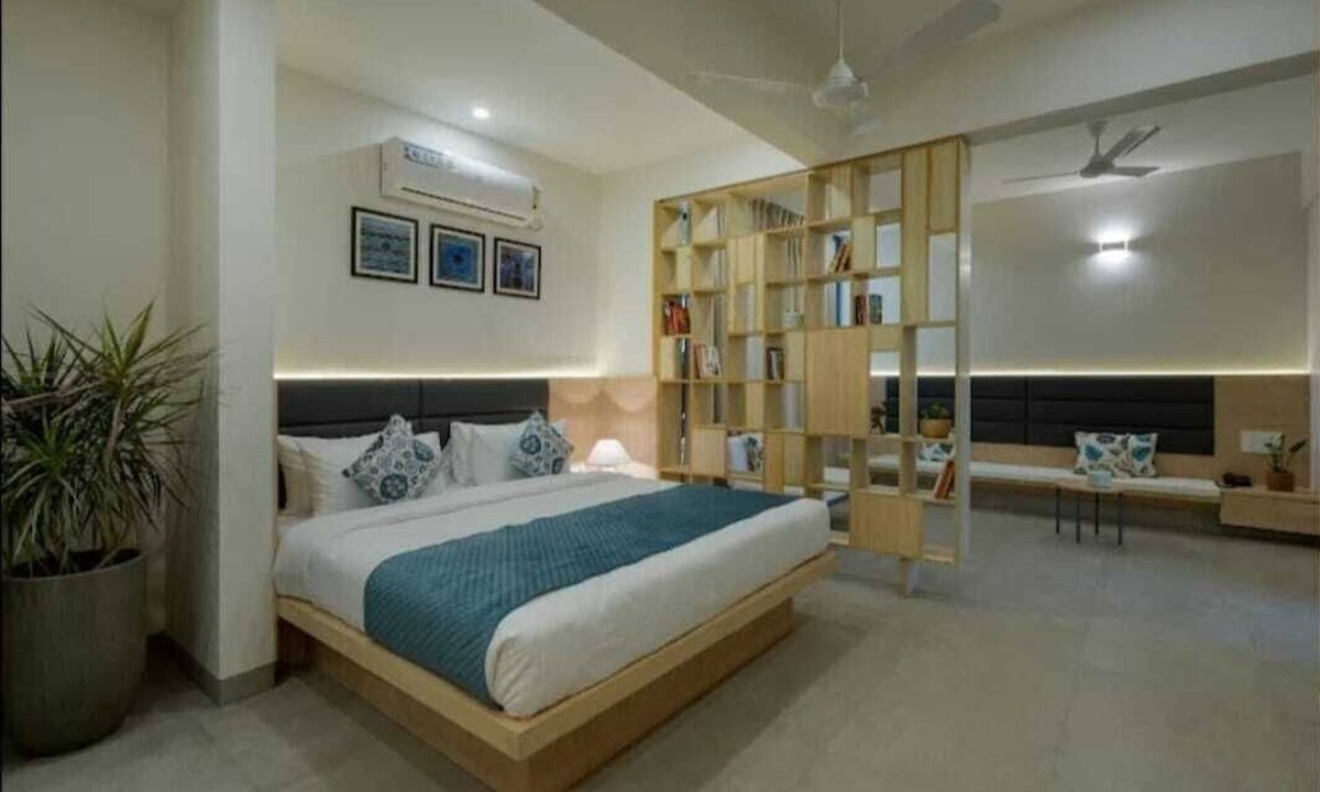 Panduranga Nagar Hotel | Iris Suites