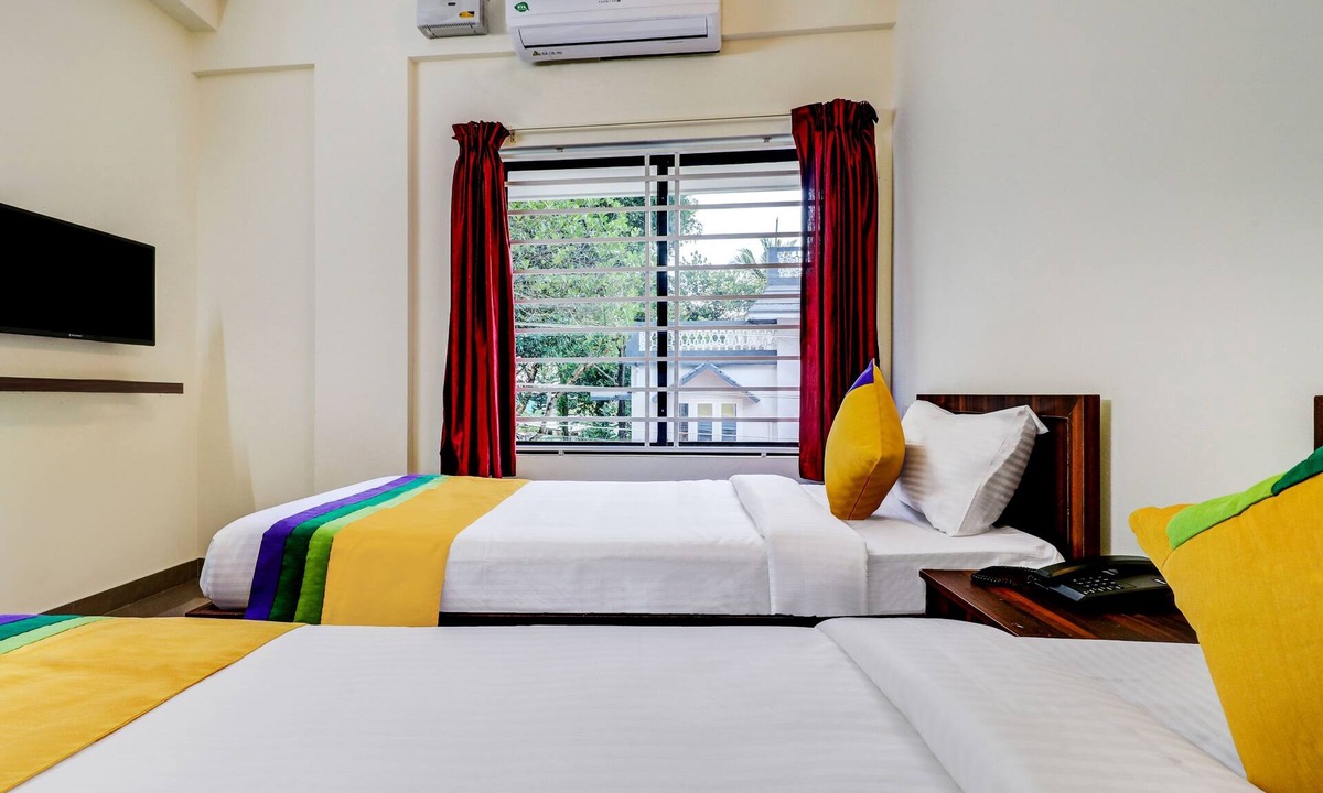 Kaloor Hotel | Itsy Hotels Rain Tulsi Stayz, Palarivattom Junction
