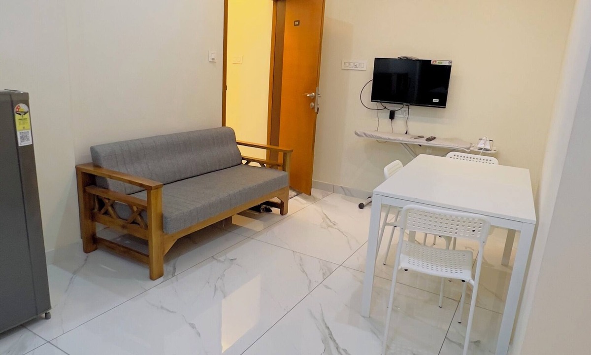 North Paravur Hotel | IZEL CASA