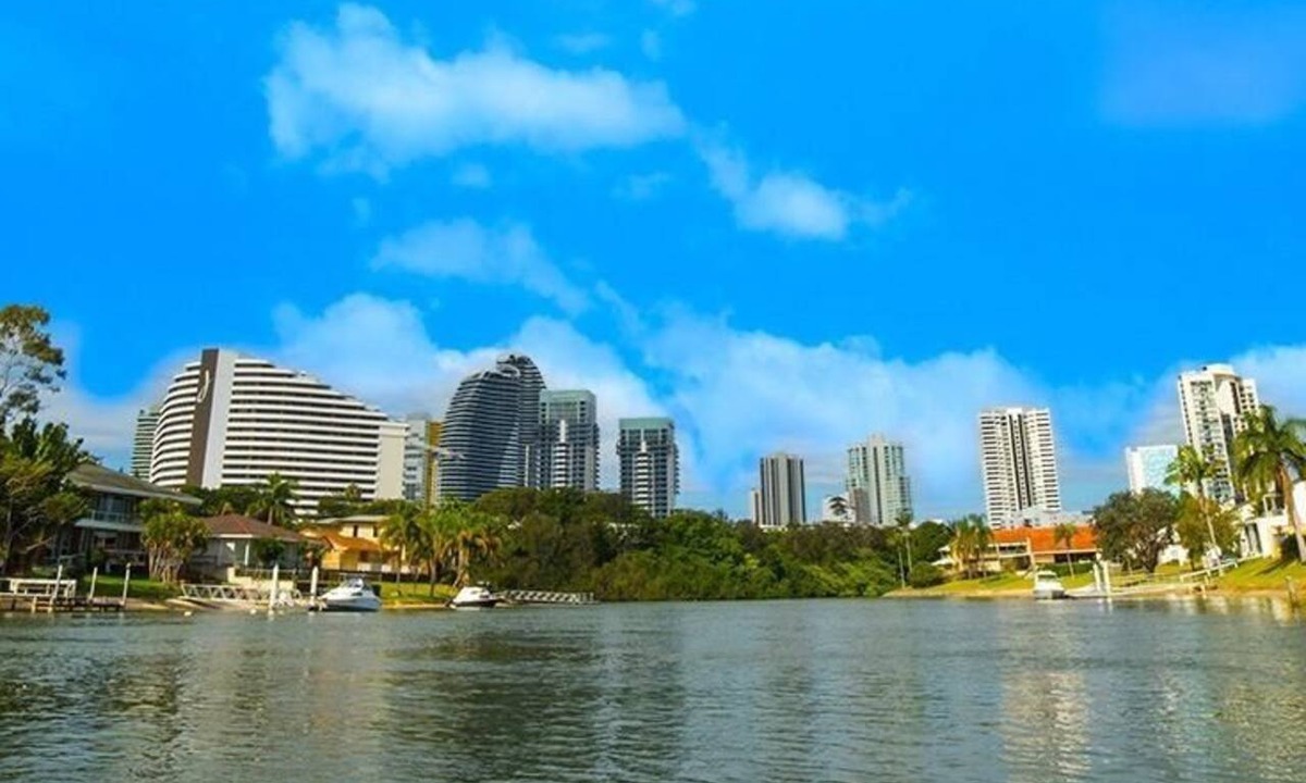 Broadbeach Waters Apartment | Jadon Place