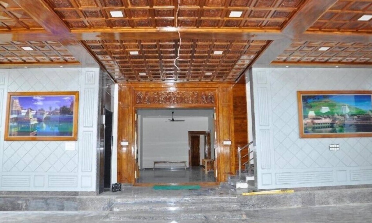 Tiruvettipuram Hotel | Jaithri Hotel and Event Center