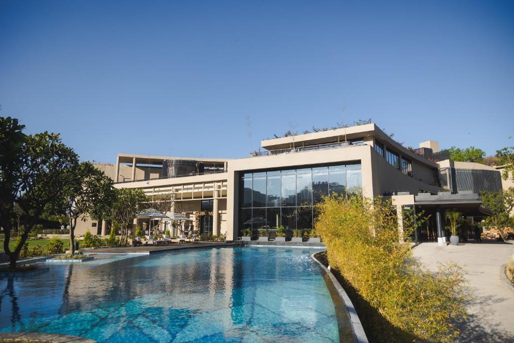 Dhikuli Hotel | Jim Corbett Marriott Resort & Spa