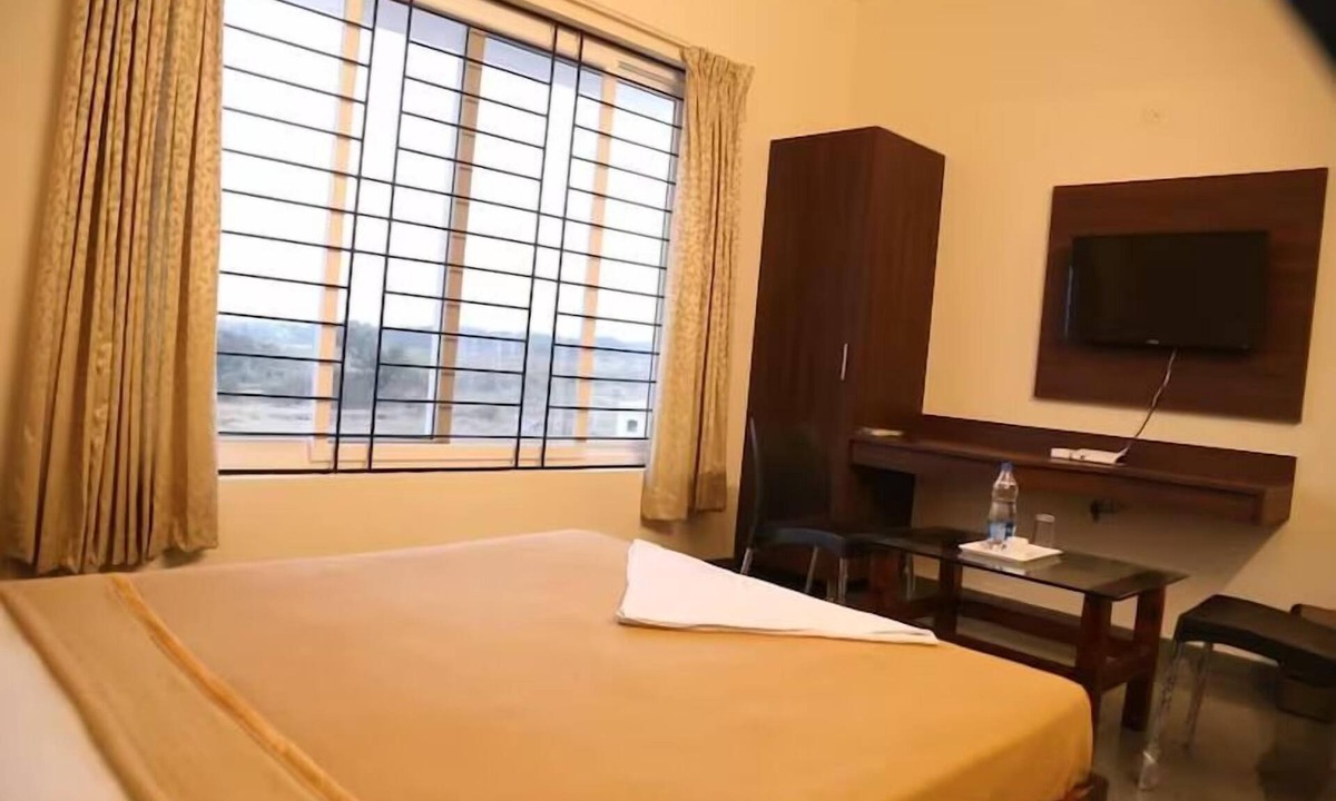Yadiyur Hotel | Kalinga Tavern Residency