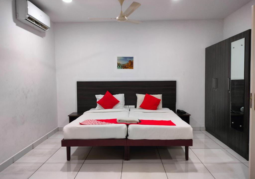 Thrippunithura Hotel | Kings Fort Rooms Thrippunithura