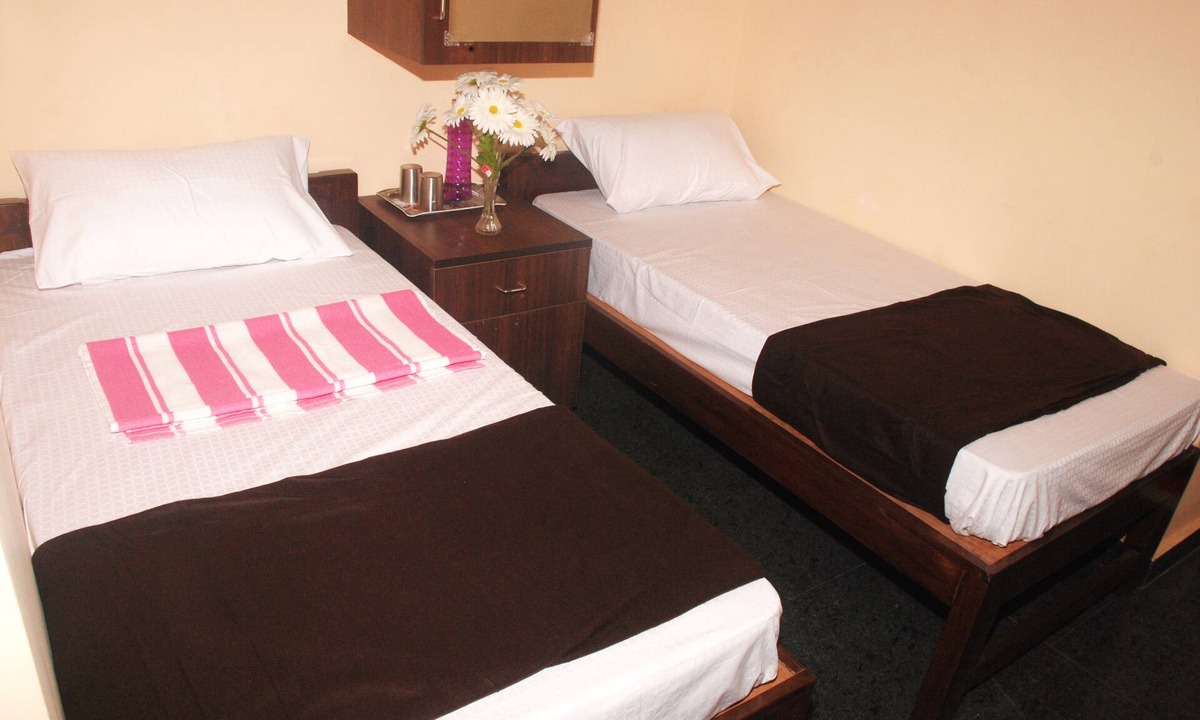 Narasapura Hotel | Kings Inn