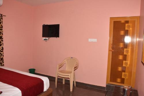 Thirukadaiyur Hotel | KJ ROOMs