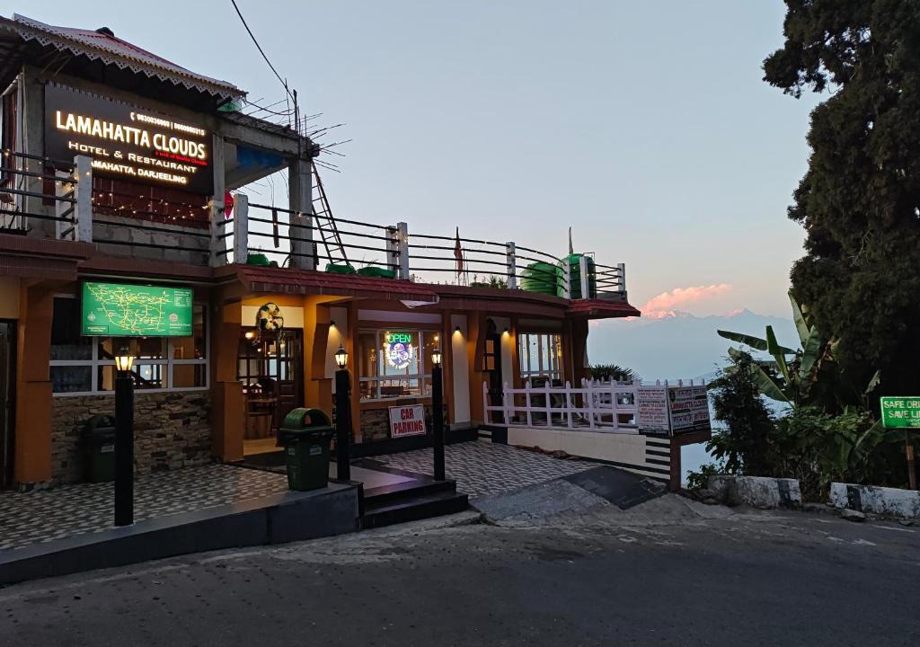 Turuk Hotel | Lamahatta Clouds Hotel & Restaurant