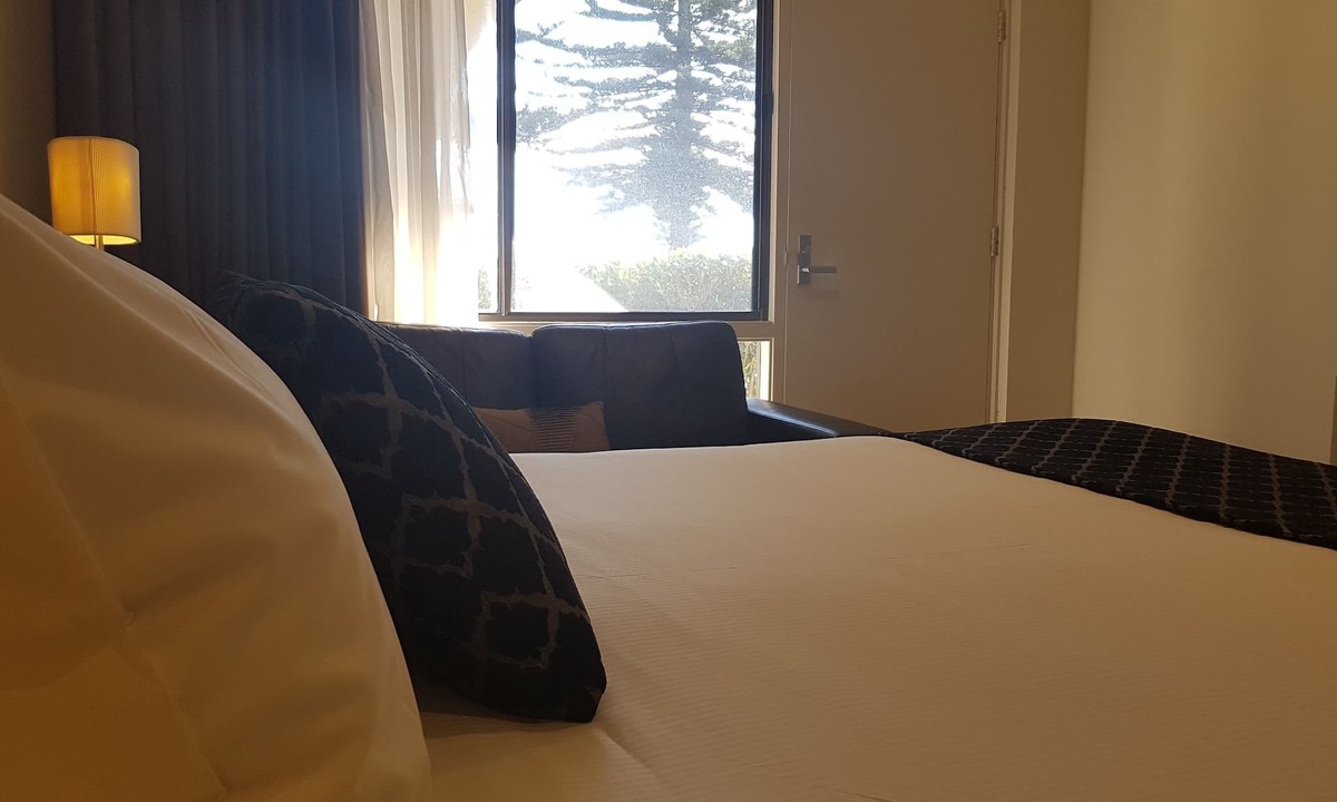 Largs Bay Hotel | Largs Pier Hotel Motel