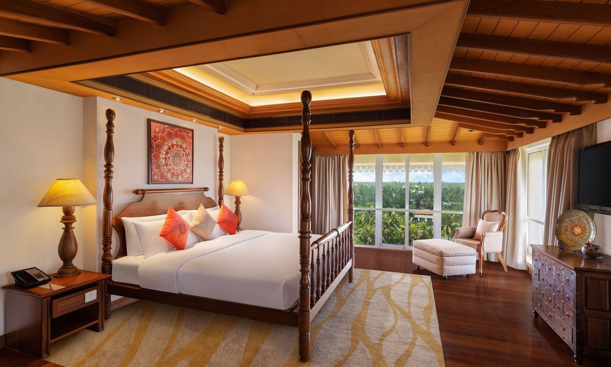 Maradu Hotel | Le Meridien Kochi